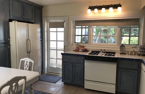Middletown Apartment | Romantic Guest House with Private Hot Tub & Ocean Views
