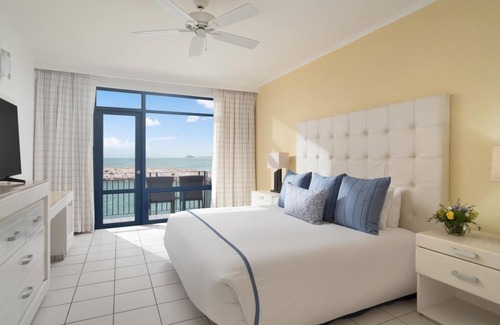 Las Gaviotas Resort | Romantic Honeymoon Suite with Oceanfront Views in Mexico