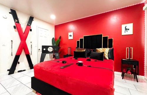 Peter Howell Apartment | Romantic Hot Tub Escape Discreet & Private