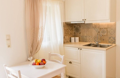 Tymbaki House | Cozy Retreat at Priotissa II with Oceanfront Views