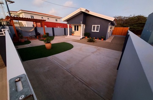 De Bruynewijk House | Romantic Getaway with Hot Tub Spa and Ocean View