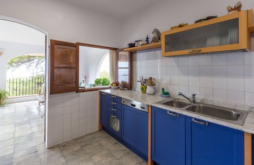 Banyalbufar Villa | Romantic Oceanfront Retreat with Pool and Spa Amenities