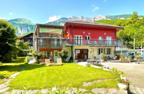 Brienz Apartment | Scenic Lake & Mountain Retreat: Pure Swissness Awaits
