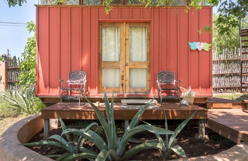 Spicewood Cabin | Romantic Lakefront Eco-Cabin with Breakfast & Kitchen Access