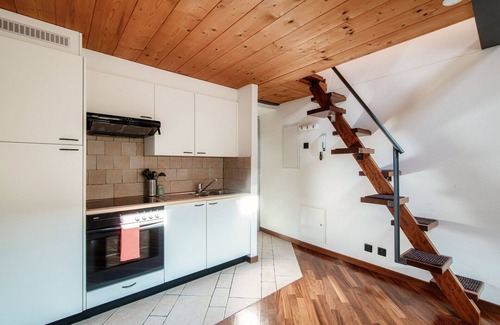 Morcote Apartment | Serene Lakefront Loft in Morcote with Spa & Pet-Friendly Perks