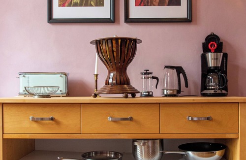 Halberstadt Apartment | Romantic Retreat at Gut Mahndorf Park with Spa & Hot Tub