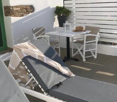 Ios Town Apartment | Charming Romantic Loft 2 - Family-Friendly Escape