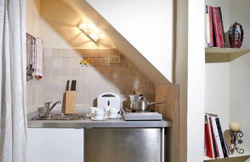 Rione V Ponte Apartment | Romantic Mirò Loft with Spa & Breakfast in Central Rome