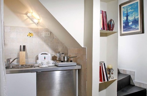 Rione V Ponte Apartment | Romantic Mirò Loft with Spa & Breakfast in Central Rome