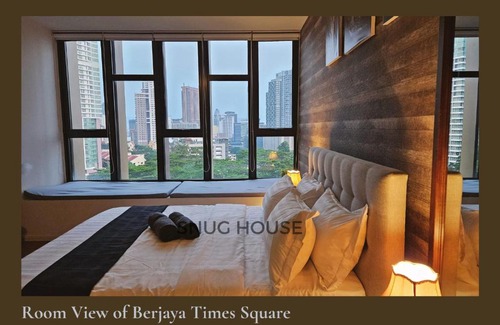Bukit Bintang Apartment | Romantic Log Cabin in KL - Walk to Attractions & Pool