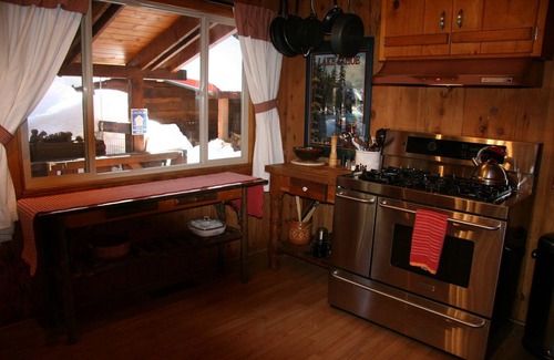 Timberland Cabin | Romantic Log Cabin with Hot Tub and Oceanfront Views