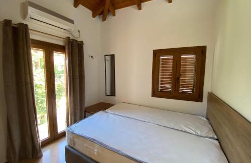 Pythagorion Apartment | Enchanting Maisonette Retreat in Pythagoreio