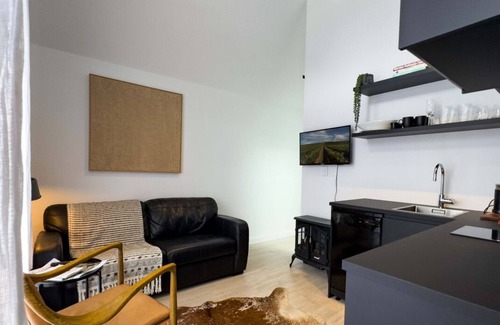 Matakana Apartment | Enchanting Matakana Retreat with Kitchen Amenities