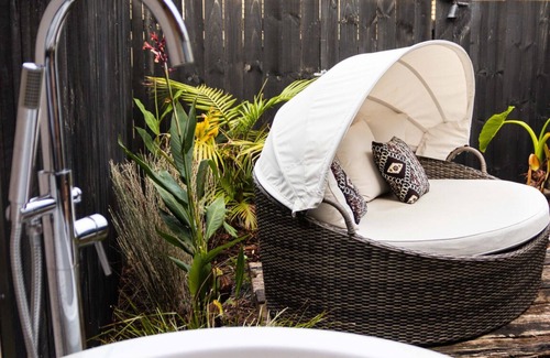 Matakana Apartment | Enchanting Matakana Retreat with Kitchen Amenities