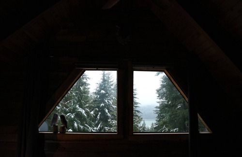 D'Arcy Cabin | Romantic Off-Grid Cabin with Ocean View & Hot Tub