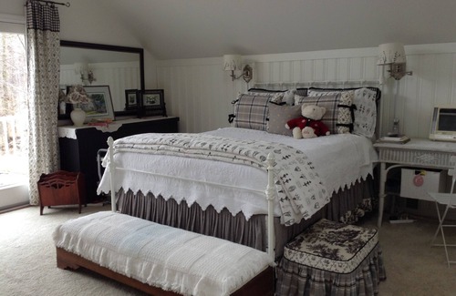 Willoughby Other | Enchanting Park Retreat with Top Amenities and 10/10 Rating