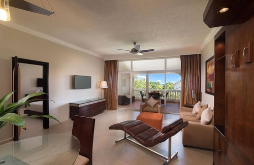 Los Brazos Resort | Romantic Presidential Villa with Spa & Breakfast Included