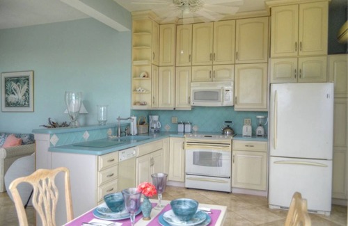 Estate Glucksberg and Grunwald Apartment | Romantic Oceanfront Apartment with Breathtaking Views