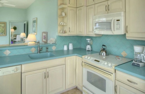 Estate Glucksberg and Grunwald Apartment | Romantic Oceanfront Apartment with Breathtaking Views