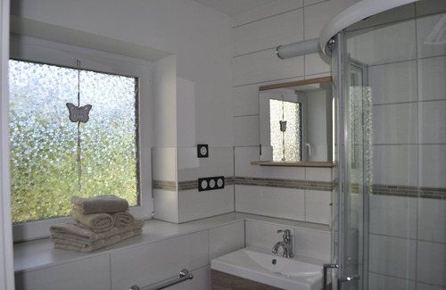 Algolsheim House | Serene Chalet Retreat with Garden & Spa Amenities