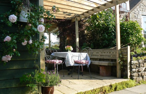 Penryn House | Idyllic Oceanfront Escape with Spa & Pool Amenities