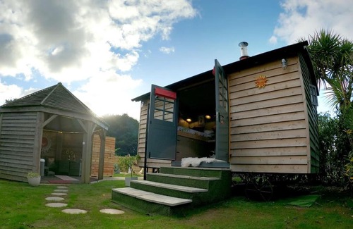 Camborne House | Romantic Getaway: Shepherds Hut with Hot Tub Awaits!