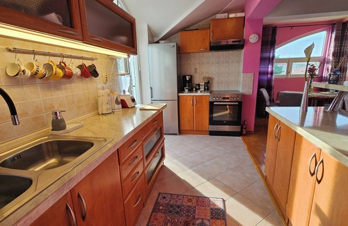 Zadar Apartment | Enchanting Sea-View Apartment in Zadar with Pool & Wi-Fi
