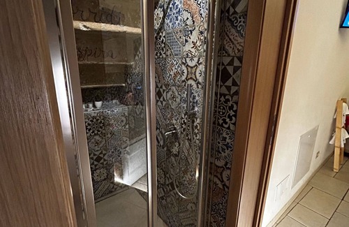 Centro Storico Bed & Breakfast | Romantic Spa Suite with Jacuzzi – Historic Pulsano Escape