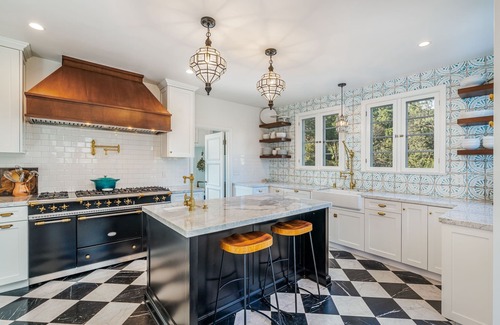 North Arroyo House | Enchanting Spanish Mansion with Spa and Hot Tub in Pasadena
