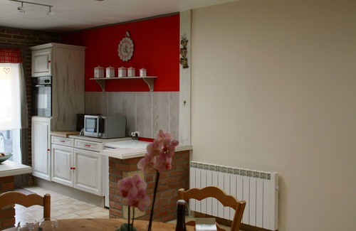 Bully-les-Mines House | Cozy Cottage Retreat for Families with Spa and Breakfast