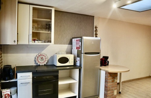 Bully-les-Mines House | Cozy Cottage Retreat for Families with Spa and Breakfast
