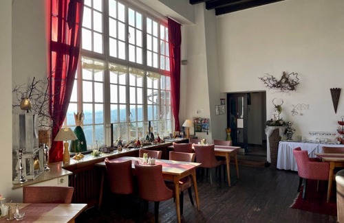 Kronenburg House | Romantic Suite at Burghaus and Villa Kronenburg Awaits