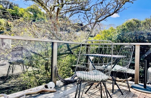 Surfdale Apartment | Idyllic Oceanfront Retreat: 6-Minute Walk to the Beach