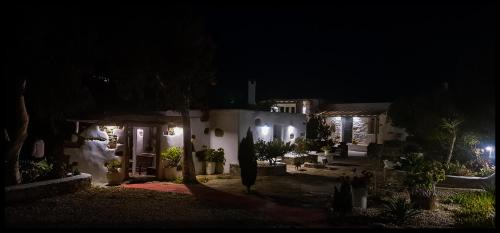 Paros House | Enchanting Oceanfront Cycladic House with Sunset Views