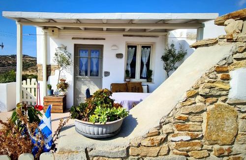 Paros House | Enchanting Oceanfront Cycladic House with Sunset Views