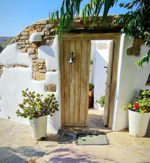 Paros House | Enchanting Oceanfront Cycladic House with Sunset Views