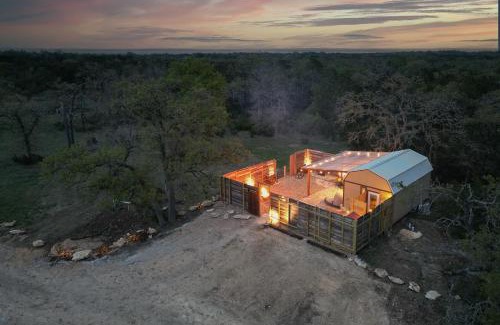 Wimberley Villa | Romantic Retreat with Heated Pool & Hot Tub in Wimberley