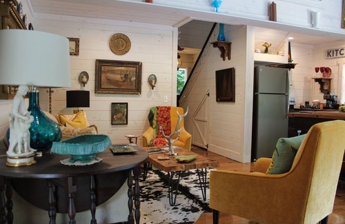 Mentone House | Serene Riverfront Cottage with Pool & Ocean Views, Rated 9.8