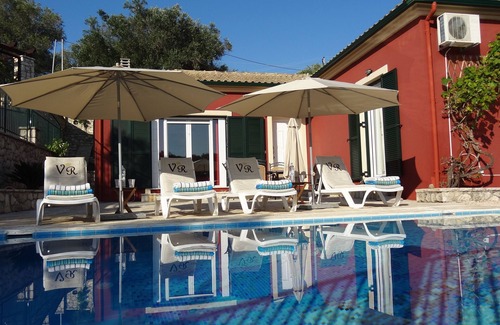 Agios Ioannis Villa | Romantic Villa with Private Pool, 10 Mins to Beach!
