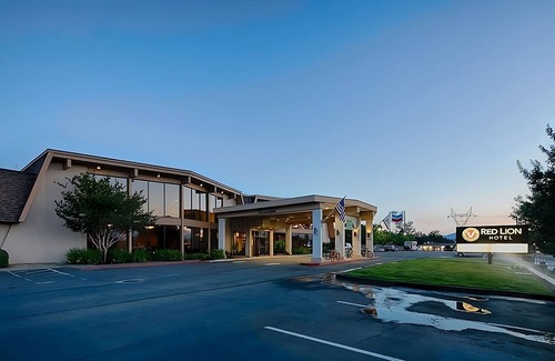 Redding House | Romantic Getaway with Pool and Pet-Friendly Amenities