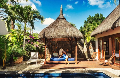Pereybere House | Romantic Villa with Ocean View, Steps from the Beach