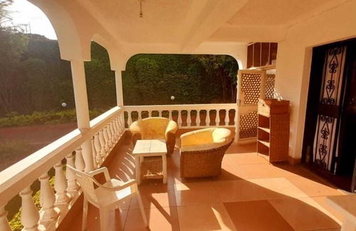 Kitisuru Cottage | Secluded villa with private balcony near village market