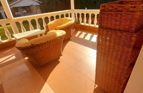 Kitisuru Cottage | Secluded villa with private balcony near village market