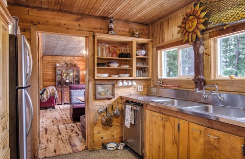 Lummi Island Cabin | Romantic Waterview Island Cabin with Hot Tub & Pet Friendly