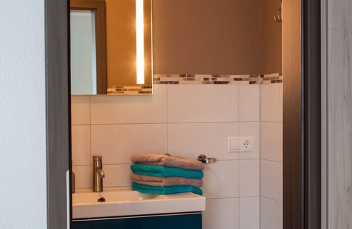 Rust House | Discover Romantica: Family-Friendly Retreat in Rust