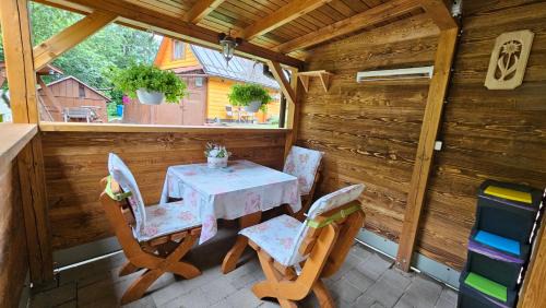 Zdiar Apartment | Oceanfront Holiday House Daniela with Pool & Hot Tub