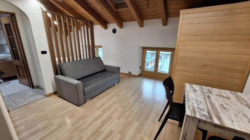 Grosio Apartment | Romantico: Perfect Weekend Getaway for Couples in Valtellina