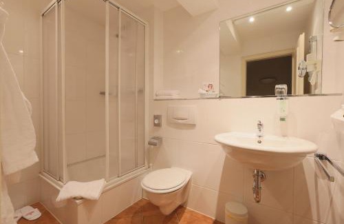 Quedlinburg Hotel | Discover Romantik Hotel am Brühl: Pet-Friendly Oceanfront Retreat