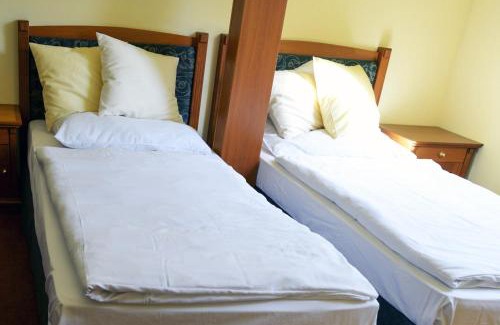 Tabor Hotel | Romantik Hotel Eleonora: Spa, Pool & Pet-Friendly Paradise