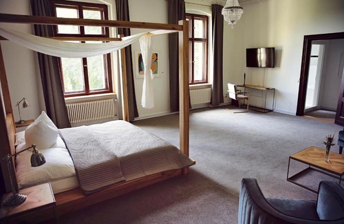 Reichenow-Moglin Hotel | Magical Retreat at Romantik Hotel Schloss Reichenow